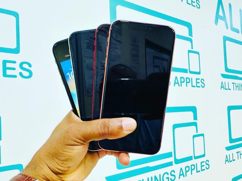 Apple iPhone XR 64GBs NOW R4,500each 128GB R5,500