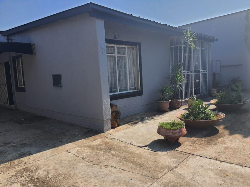 House for sale in Fochville walking distance from town