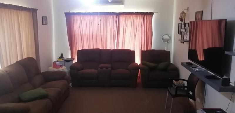 Excellent 3 bedroom house for sale in a quiet Lydenburg area