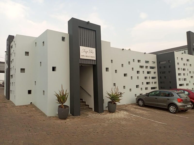 OFFICE SPACE IN PRIME LOCATION TO SUIT YOUR NEEDS