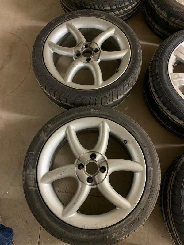 Set of 4 universal 17 inch mags and tyres R2000 for set