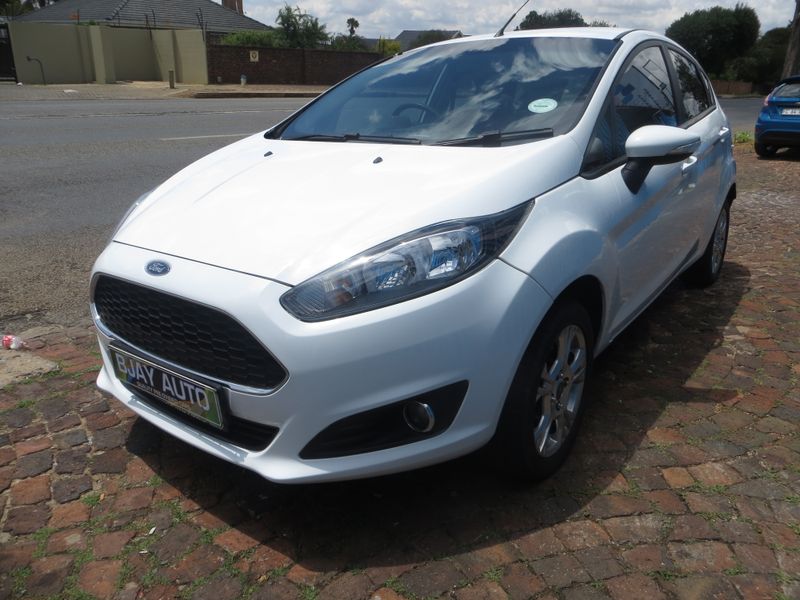 2018 Ford Fiesta 1.0 Ecoboost Trend, White with 78000km available now!