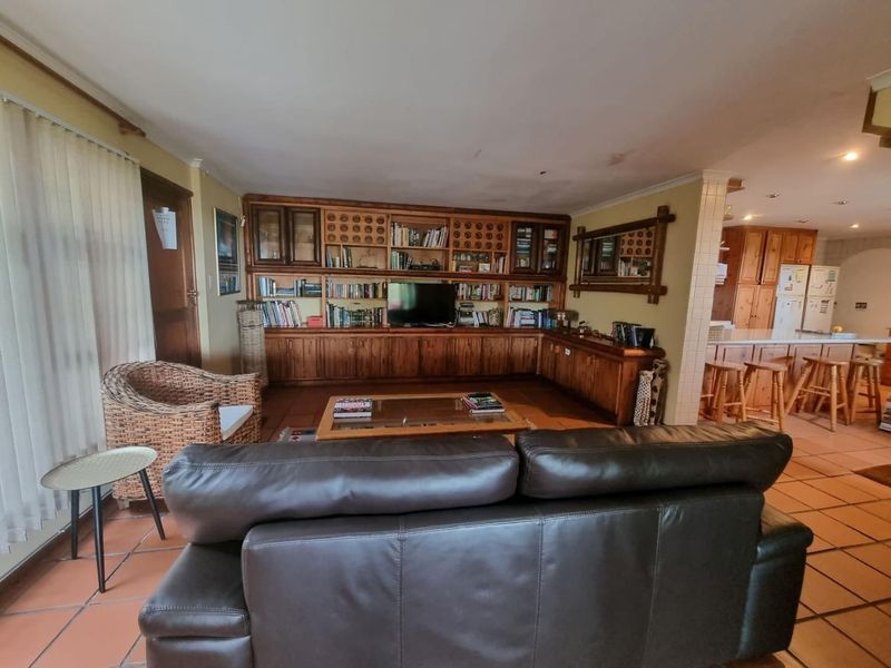 Welgemoed Villa for Single Professionals Fully Furnished/Serviced-Room With A View.