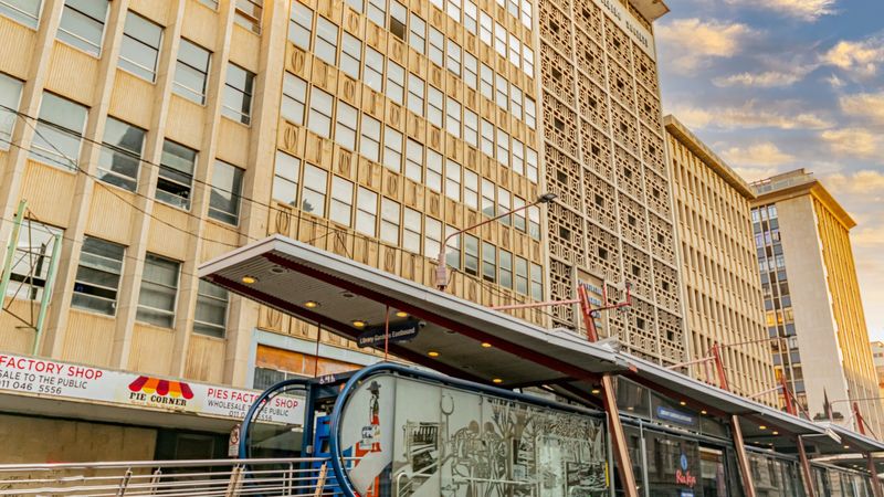 2 Bedroom apartment in Johannesburg Central To Rent