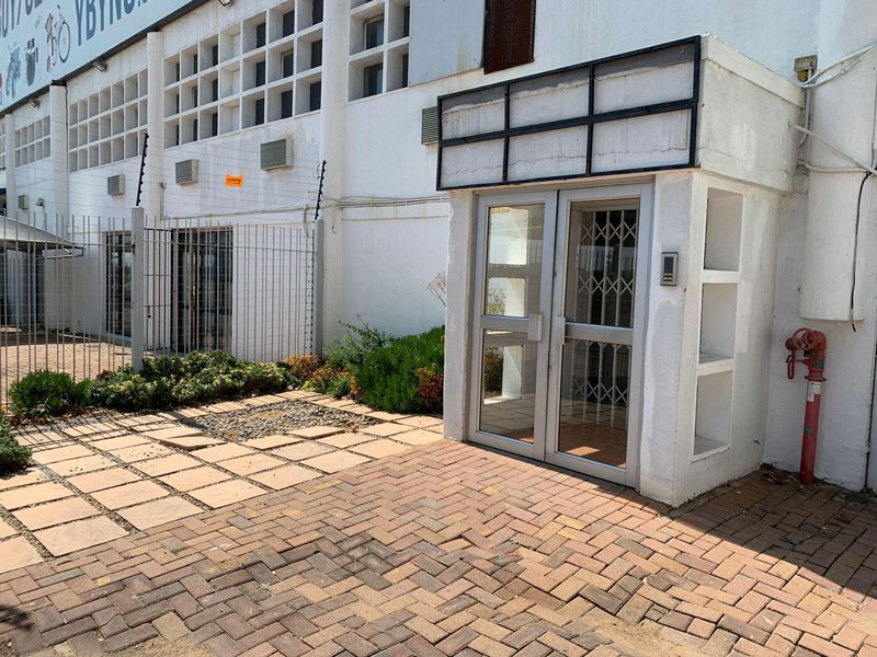 600sqm Warehouse to Let in Wynberg, Sandton