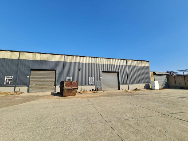 Large manufacturing premises available for rental / for sale in the heart of Wadeville