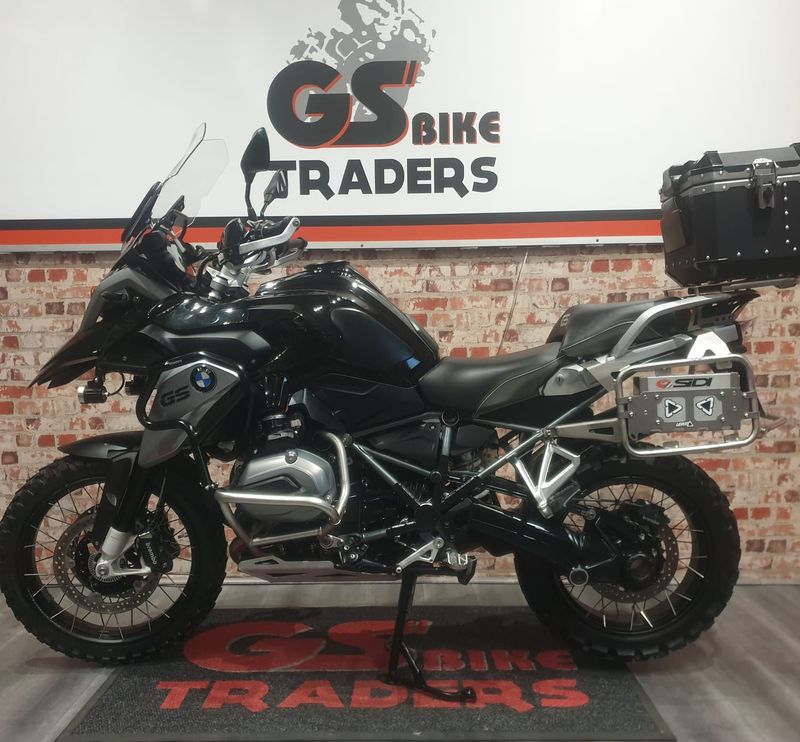 SALE PENDING....2016 BMW GS R1200 1OWNER BIKE, LOADED WITH EXTRAS , ONLY 14000km - GS BIKE TRADERS