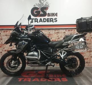 Sale Pending....2016 Bmw Gs R1200 1owner Bike, Loaded With Extras , Only 14000km - Gs Bike Traders