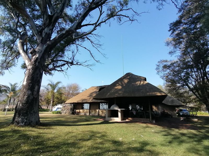LODGE WITH FARMING ACTIVITIES