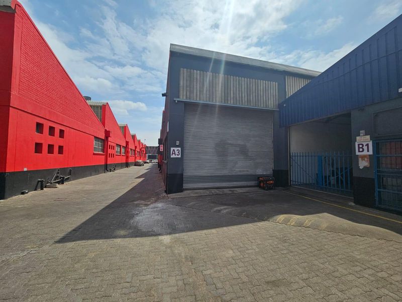 Warehouse to let in Supreme Industrial Park - Steeledale