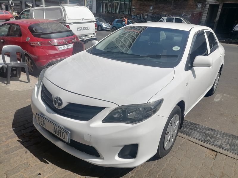 2017 Toyota Corolla Quest 1.6, White with 86000km available now!