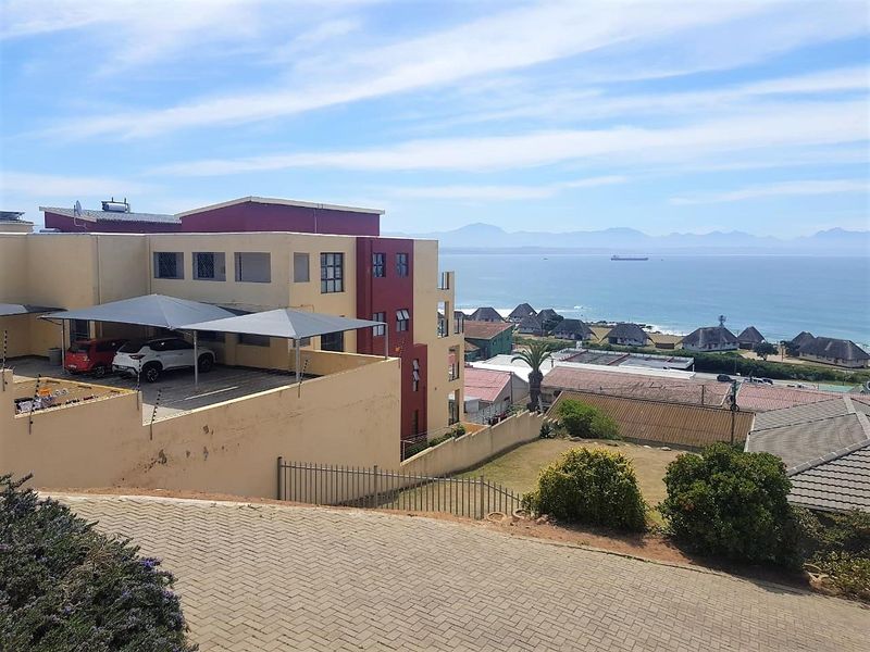 Central Bachelor Unit in Mossel Bay