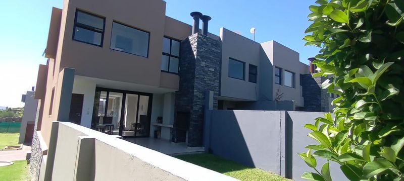 1 x Bedroom Luxury townhouse for sale