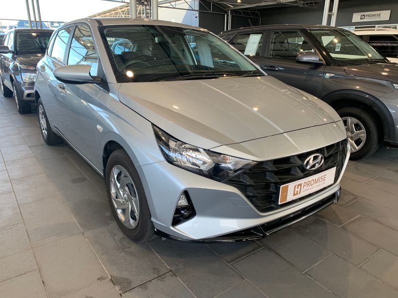 White Hyundai i20 MY21 1.2 Motion with 23000km available now!