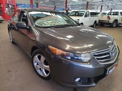 2011 Honda Accord 2.0 Elegance Sedan With 189747kms Call Sam 081 707 3443