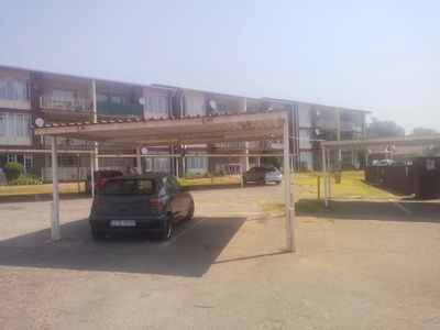 Large Two Bed Unit &#64; MarboreCourt