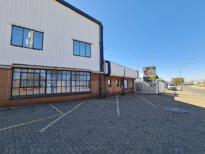 1,923sqm Building on  2,959 Stand For Sale in Cleveland, Johannesburg