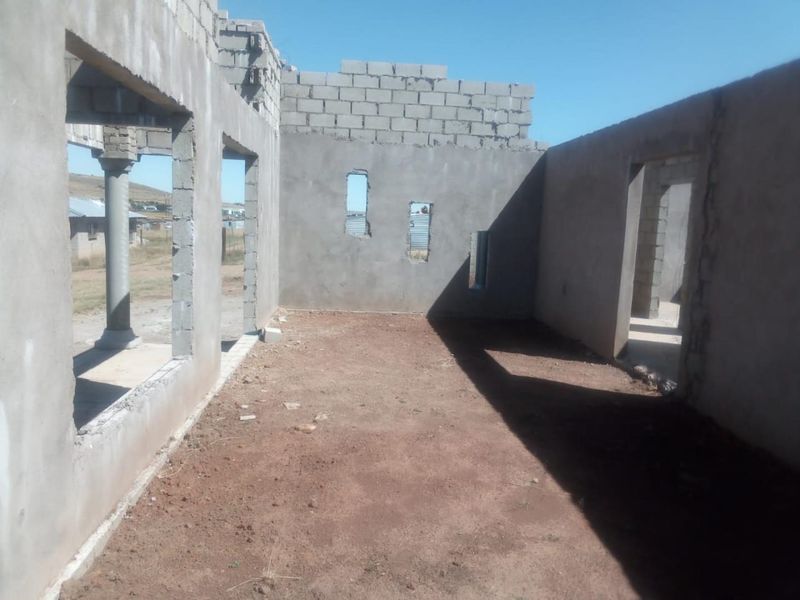 HOUSE TO BE COMPLETED FOR GRABS AT MAKGOLOKWENG