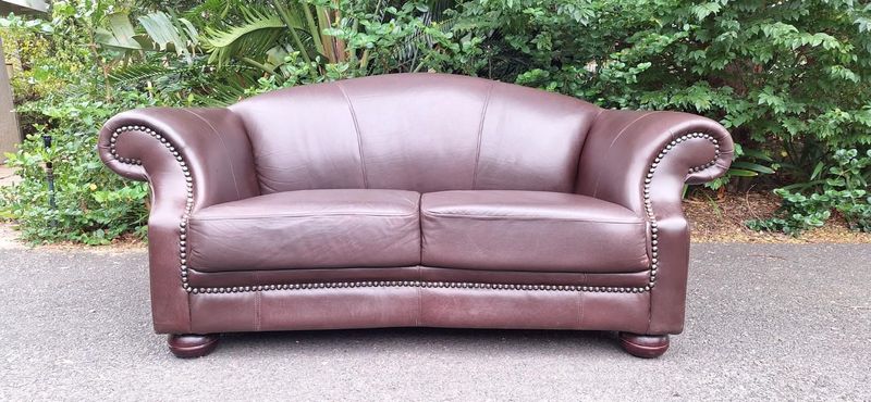 Stunning CORICRAFT Leather Couch Large 2 Seater Colonial Retro Styled Leather Sofa