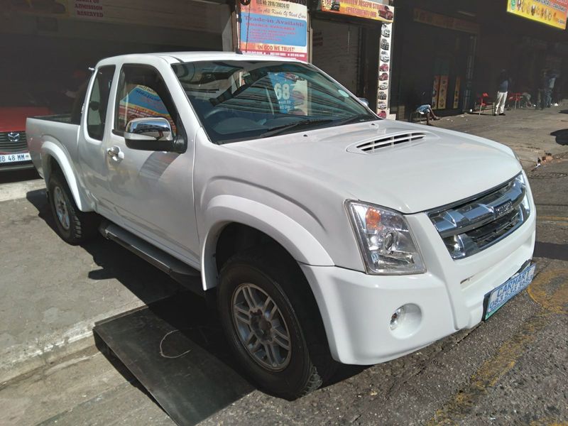 2013 Isuzu {derivative} for sale!