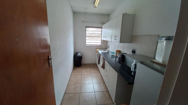 Prime warehouse with massive yard to rent in Stikland industrial