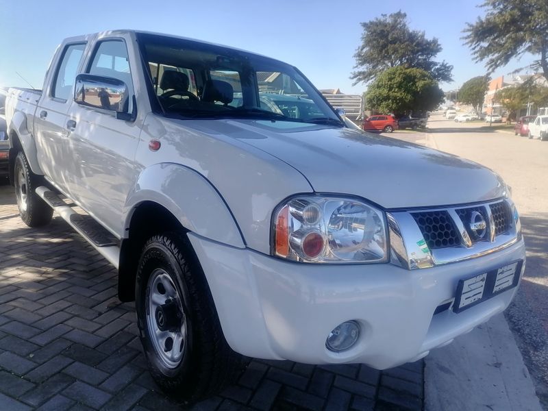 2013 Nissan NP300 Hardbody 2.4 Hi-Rider D/Cab 4x4, White with 147032km available now!
