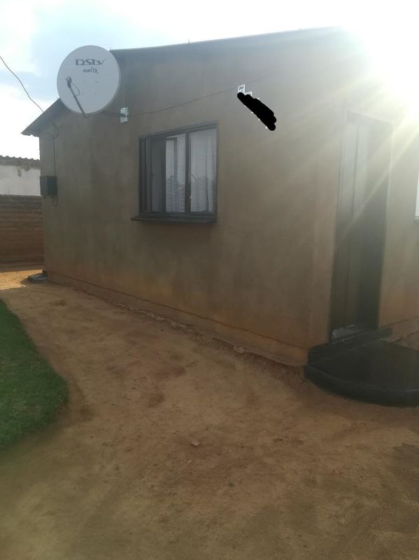 TWO BEDROOM HOUSE FOR SALE IN ZONE 24 SEBOKENG!!!!