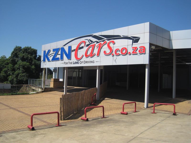 Vehicle Showroom in great location