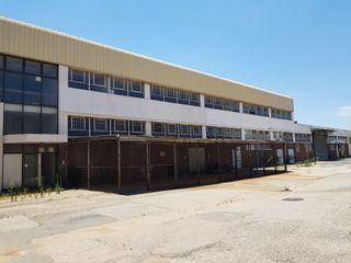 Immaculate warehouse with highway exposure, to let or for sale in Meadowdale