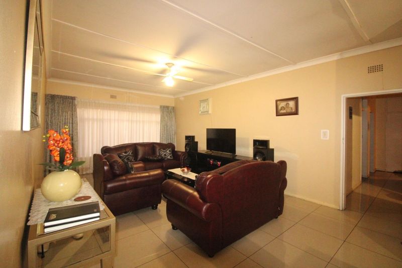 3 Bedroom apartment for sale in Thee Rivers