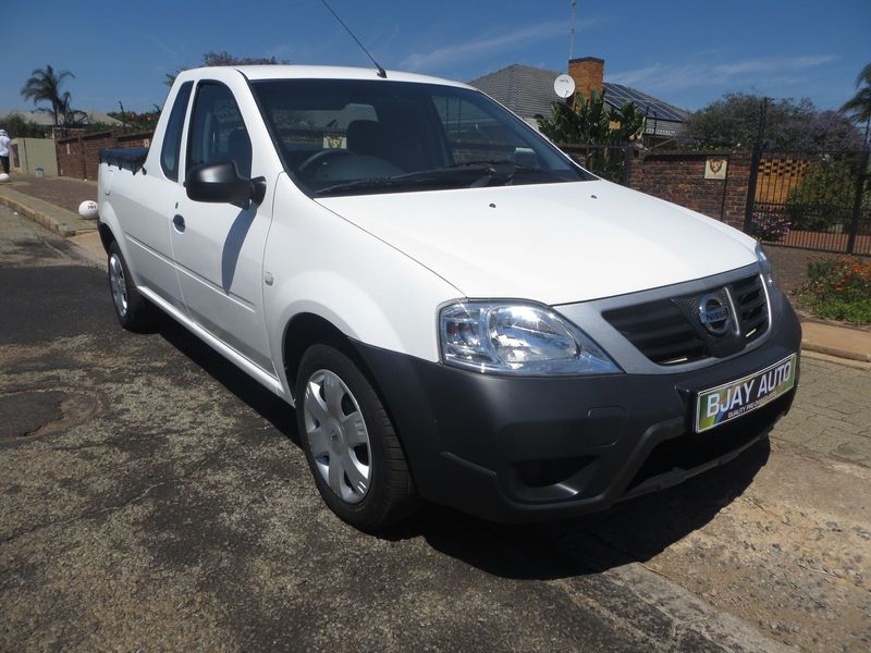 2022 Nissan NP200 1.6 8V AC Safety Pack, White with 66000km available now!