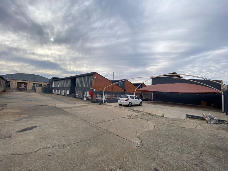 Industrial facility for rent in Industria West