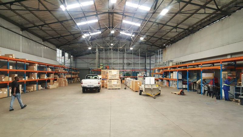 MASSIVE WAREHOUSE AND YARD TO LET