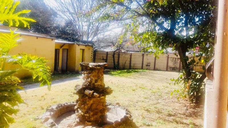 A Beautiful Family Home For Sale In Delville Germiston Going FoR  R1 160,000