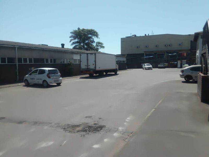 WAREHOUSE TO LET  IN PINETOWN