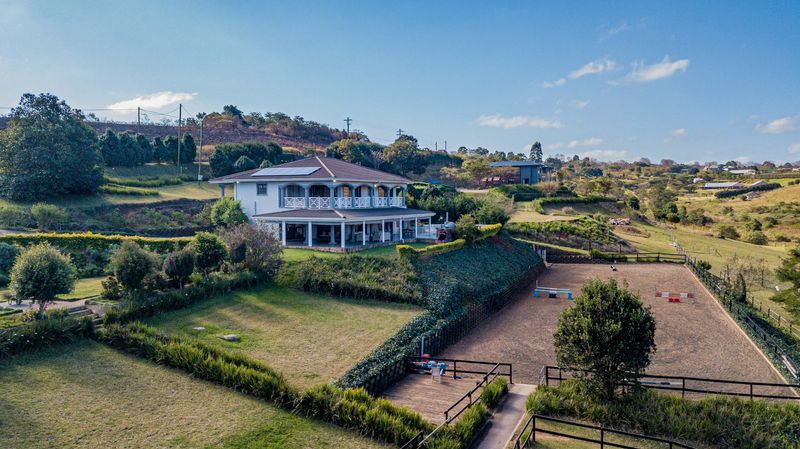 HIGH END EQUESTRIAN HOME WITH STUNNING OUTLOOK