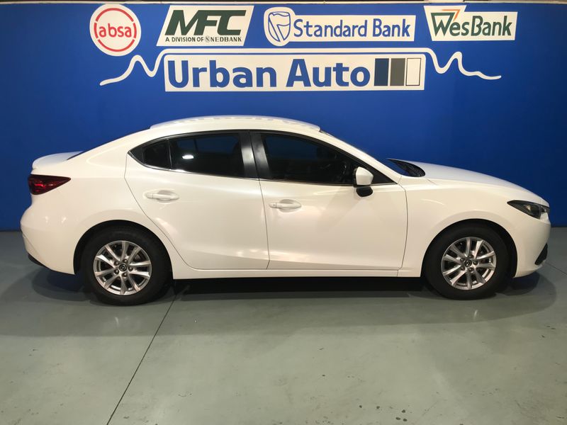2015 Mazda Mazda3 1.6 Dynamic 4-Door, White with 162000km available now!