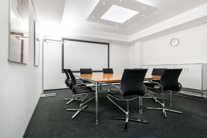All-inclusive access to professional office space for 4 persons in Regus Central