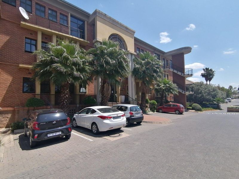 Prime Located Fully Furnished Office Space Available To Let In Fourways.