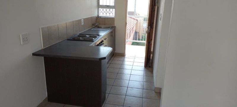 TWO BEDROOM UNIT IN BAMBOO LANE IN PINETOWN