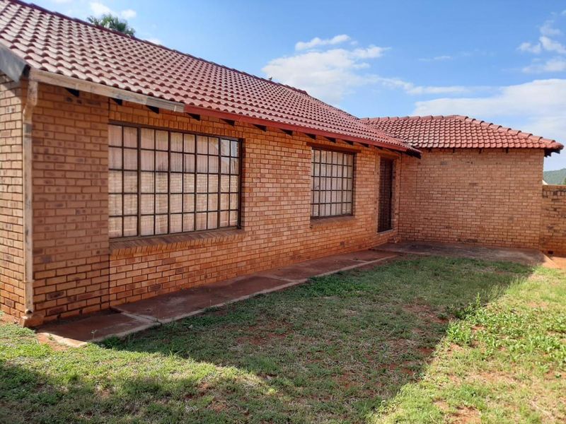 4 Bedroom house for sale in Clarina