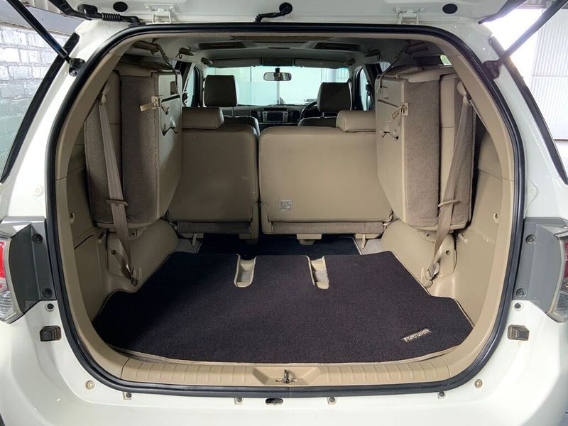 2013 TOYOTA FORTUNER 3.0D-4D R/B