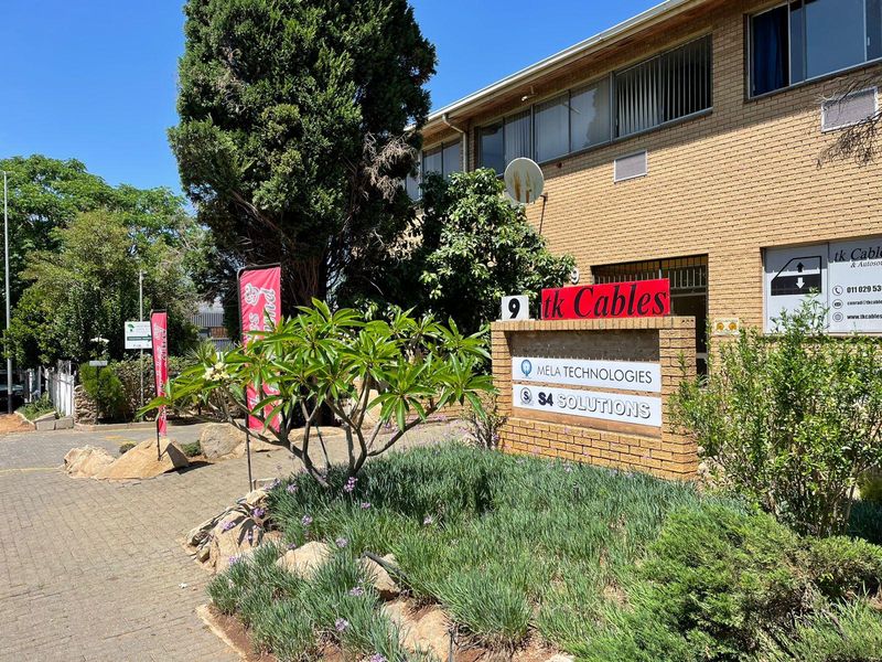 A grade offices to let in Strijdom Park