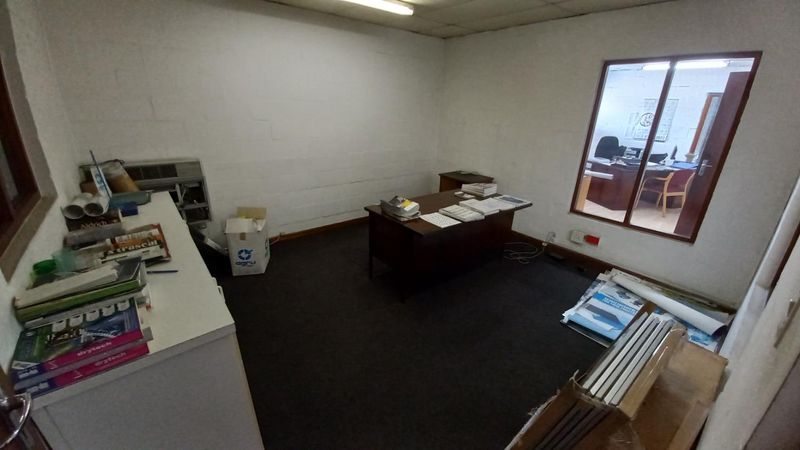 Prime warehouse with massive yard to rent in Stikland industrial