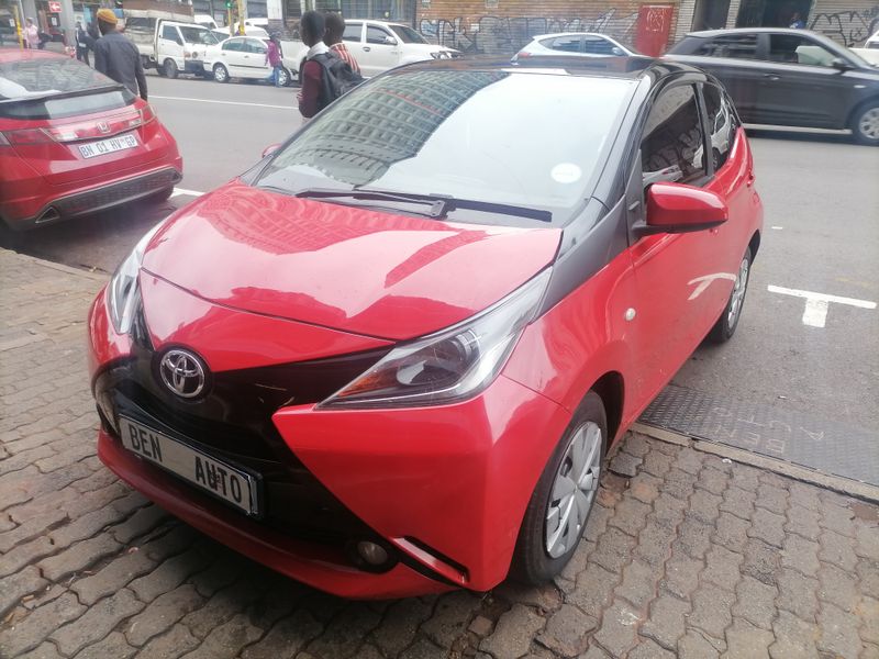 2016 Toyota Aygo 1.0 5-Door, Red with 70000km available now!