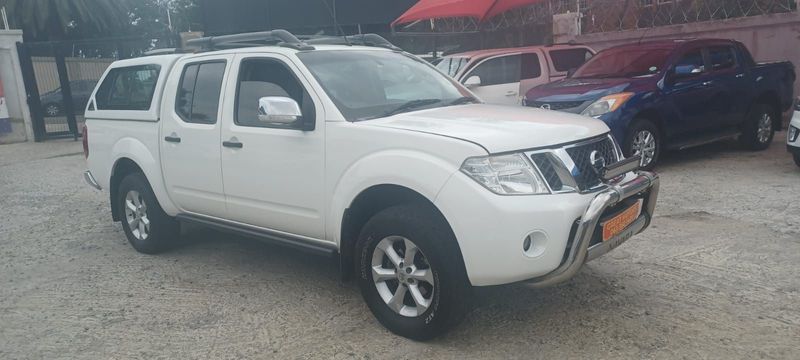 2015 Nissan navara 2.5 dCi double cab Automatic,  excellent condition, full service history, 107000k