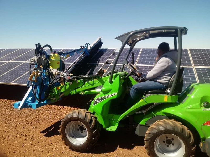 Avant 745 with Kubota Engine 50hp  1400 kg lift capacity Excavator front end loader mini digger