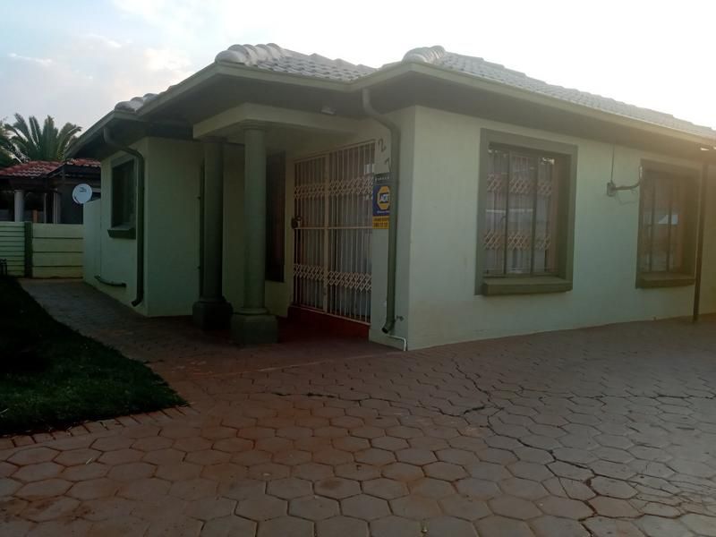 3 bedroom house in Orchards Ext