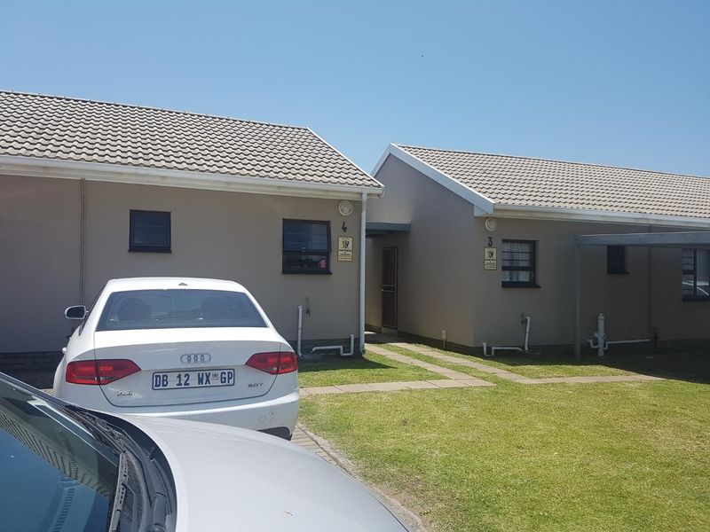 Beautiful two-bedroom townhouse in Andy Lane, Gonubie