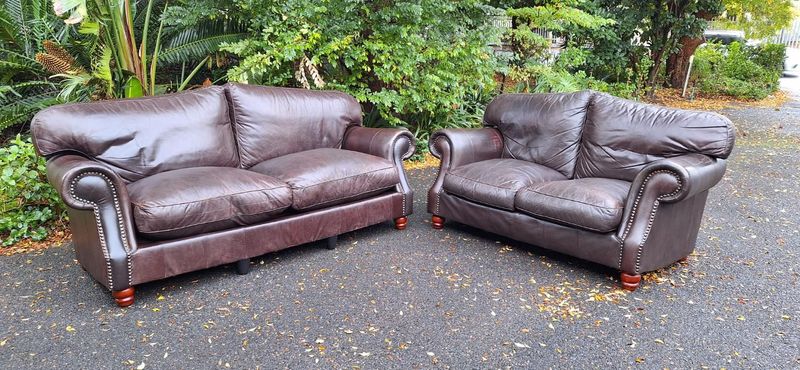 Stylish OuHout Meubels Marlborough Genuine Leather Lounge Suite Leather 3 and 2 seater Couches